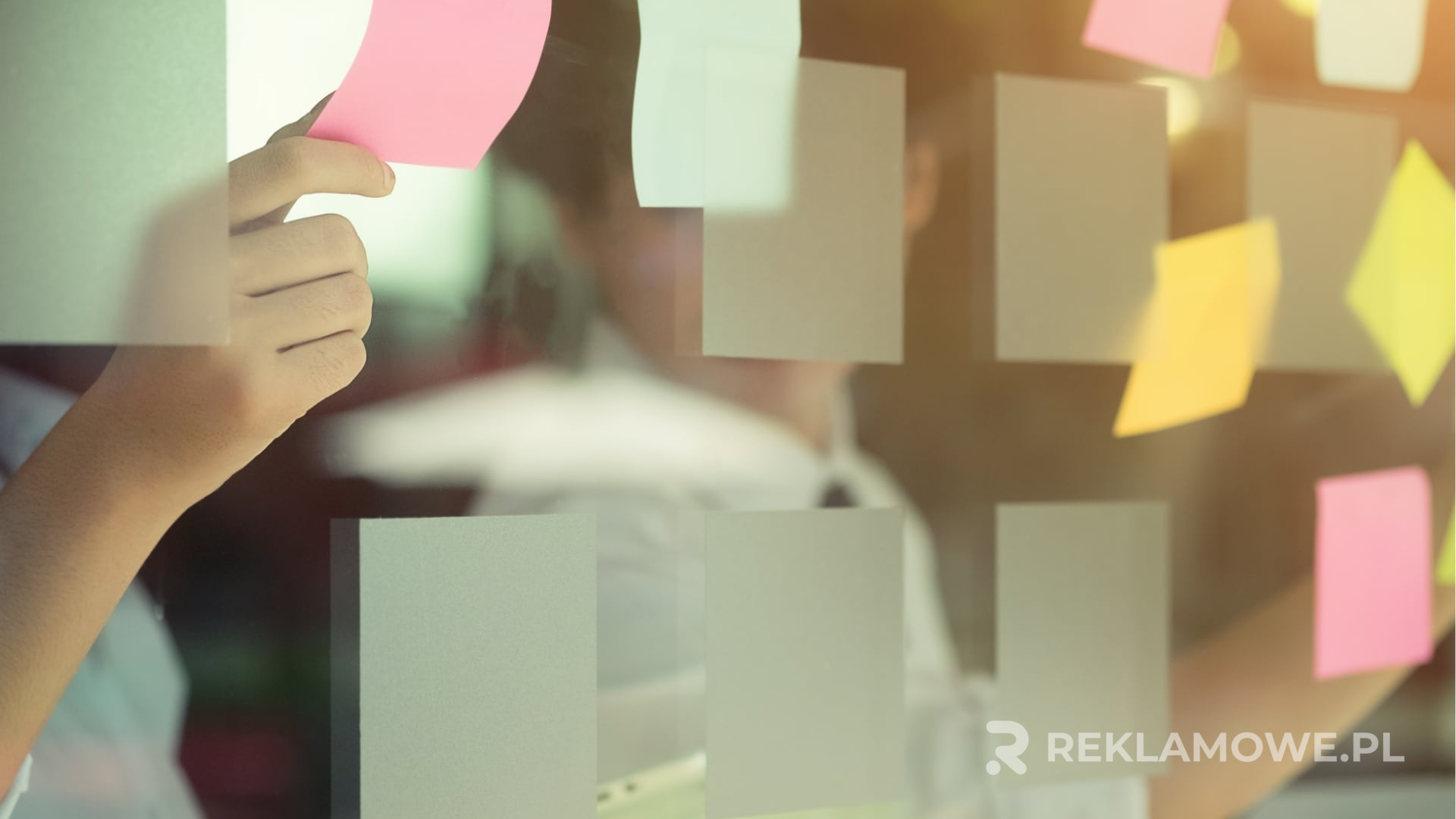 Karteczki reklamowe stosowane w strategii budowania marki