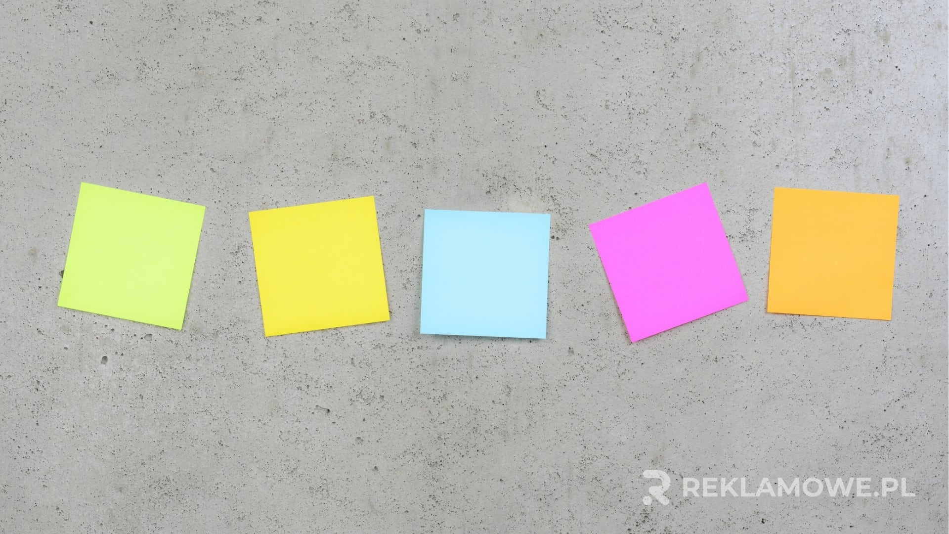 Kreatywny design karteczek reklamowych