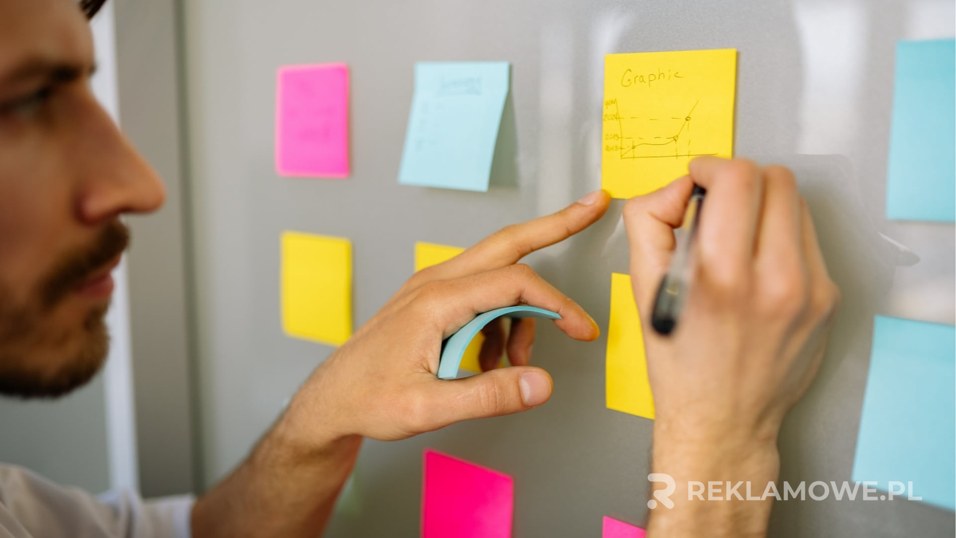 Karteczki reklamowe rozdawane na eventach