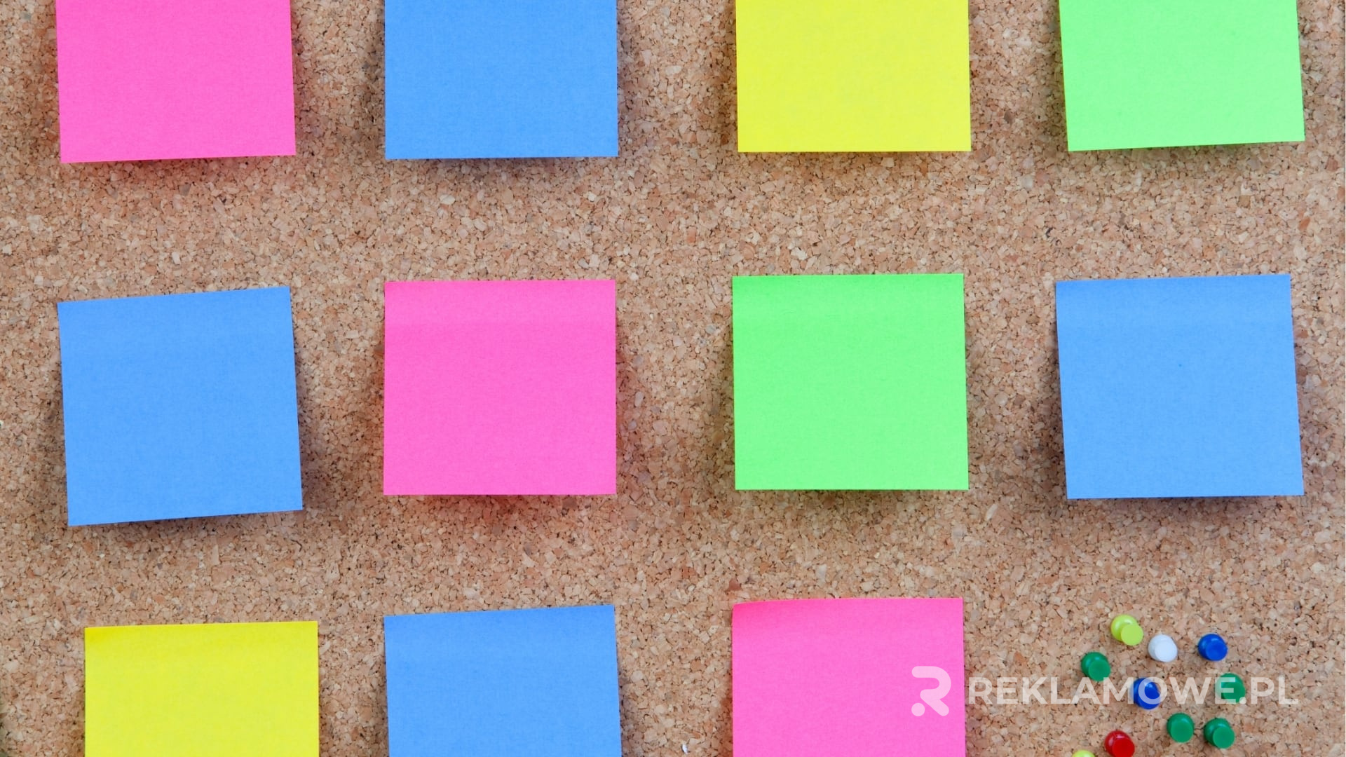 Kreatywne zastosowania karteczek reklamowych w marketingu