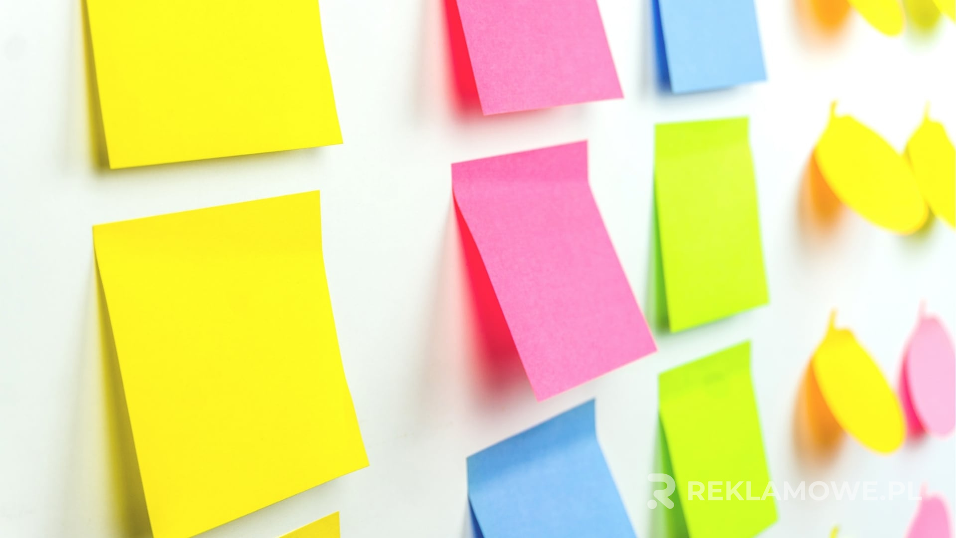 Analiza kosztów różnych metod reklamowania